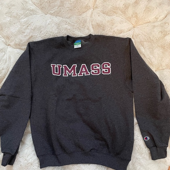 Champion Other - Champion UMASS sweatshirt new without tags black size medium unisex  never worn